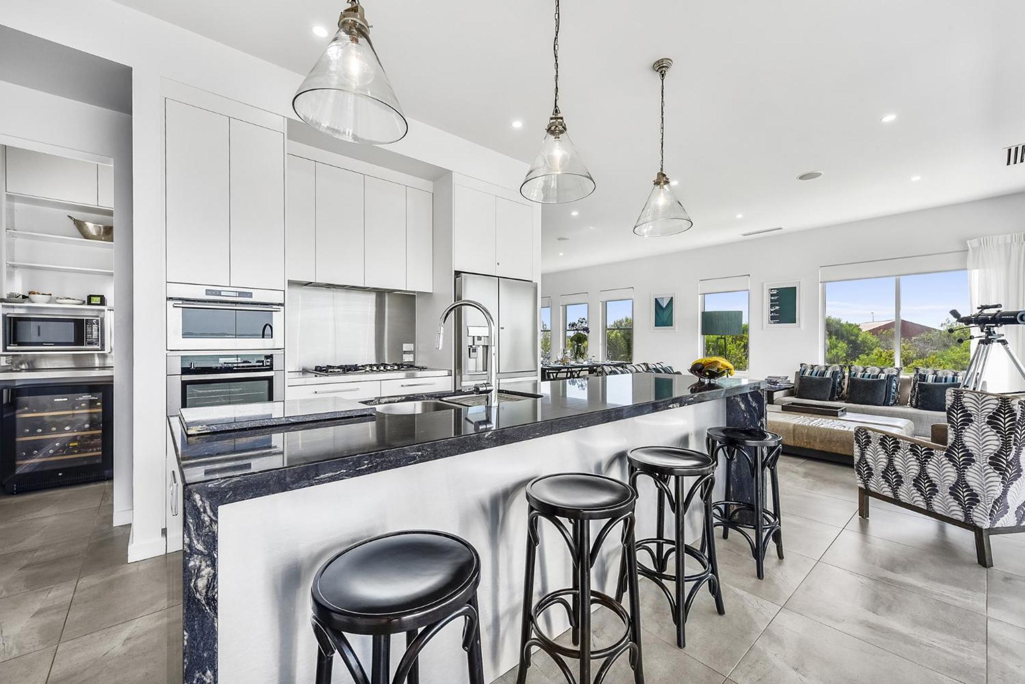 Aloha Waterfront Properties Robe Kamer foto