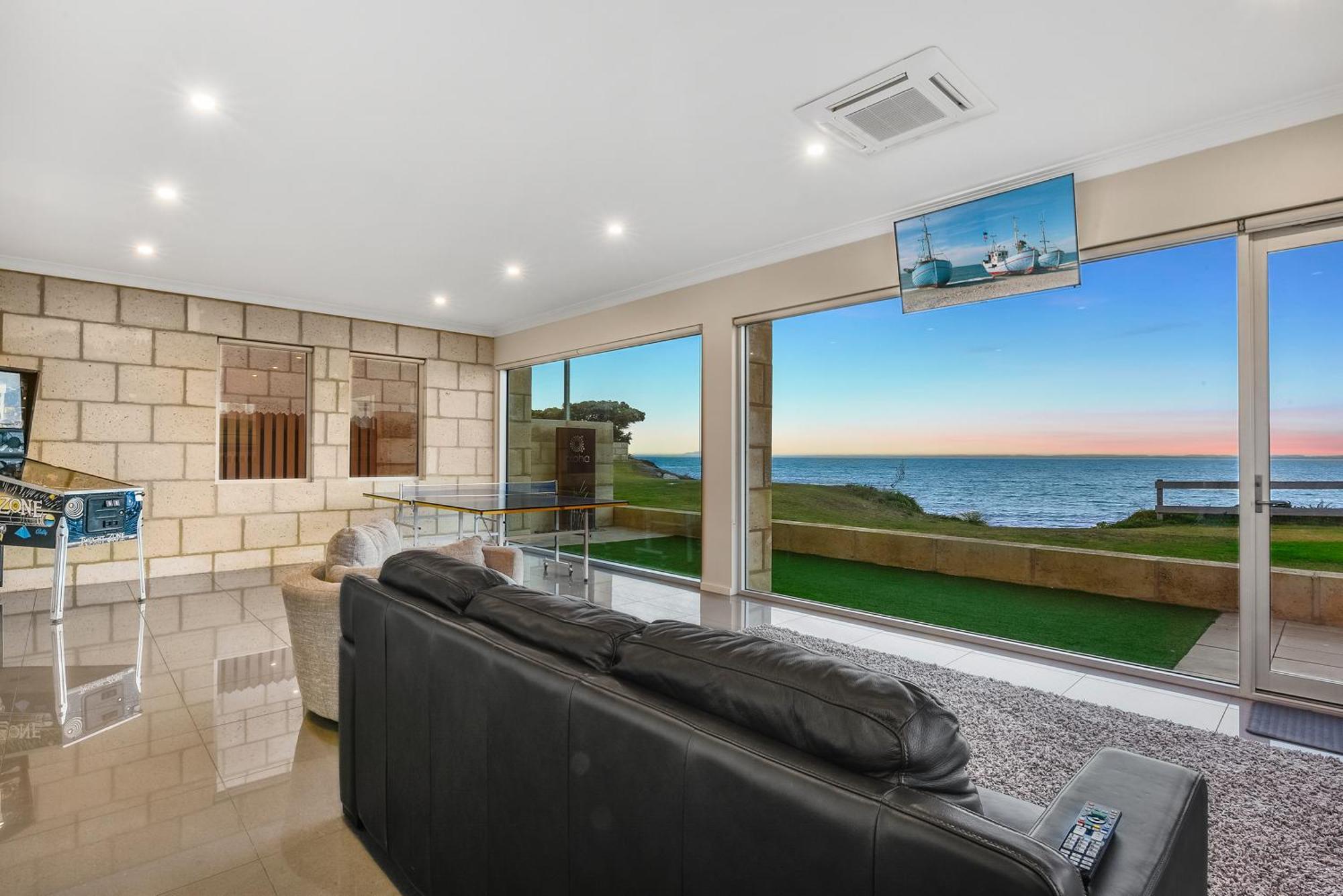 Aloha Waterfront Properties Robe Kamer foto